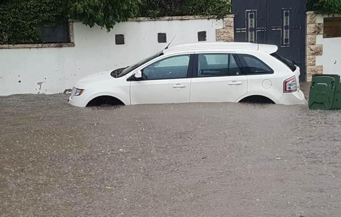 مياه الأمطار تغمر الشوارع في البلدات العربية داخل الأراضي المحتلة 