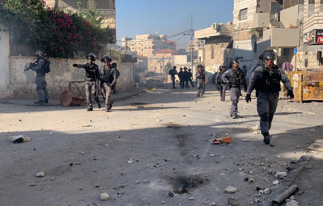 قوات الاحتلال تقتحم العيسوية وتستدعي مواطنين للتحقيق