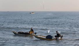 زوارق الاحتلال تطلق نيرانها تجاه قوارب الصيادين ببحر بيت لاهيا