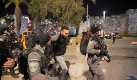 مواجهات بين الشبان و قوات الاحتلال في منطقة باب العامود (1).jpg