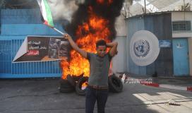 وقفة احتجاجية لمتضرري العدوان الإسرائيلي على القطاع عام 2014 أمام مقر الأونروا بغزة