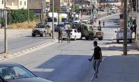 قوات الاحتلال شابًا فلسطينيًا في رام الله