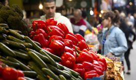 أسعار الخضروات والدجاج واللحوم بالاسواق في غزة.jpg