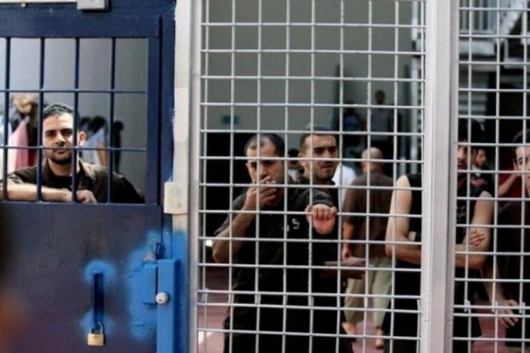 اسرى فلسطينيون داخل سجون الاحتلال